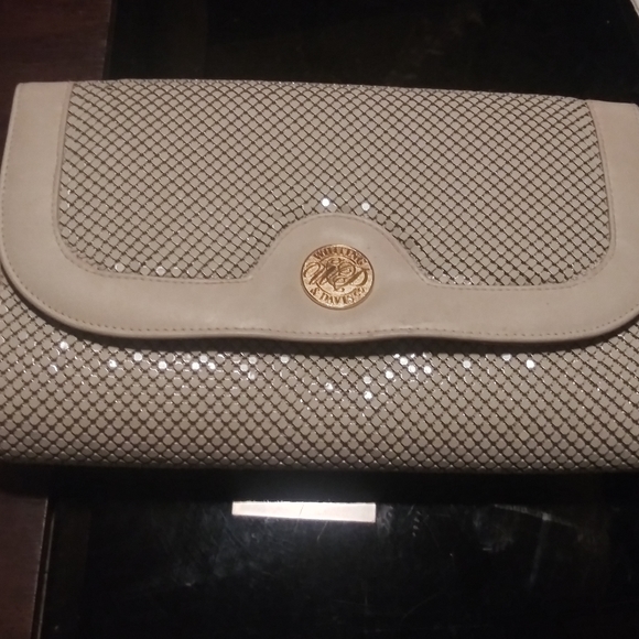 🔆Vintage & New🔆 Cream Mesh Crossbody Clutch from Whiting & Davis - Picture 1 of 15
